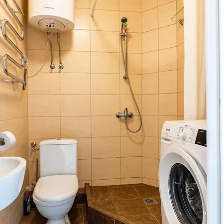 Studio Apartment *